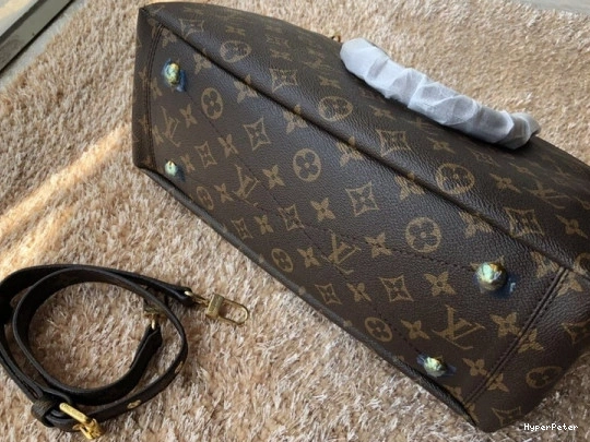 PALLAS Vuitton Louis 0821